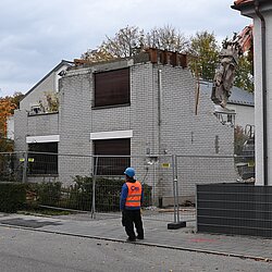 Abbrucharbeiten am Feuerwehrhaus in der Heinrich-Groh-Straße