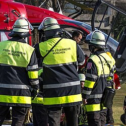 Hubraucherübung der Freiwilligen Feuerwehr München Freimann im Februar 2020